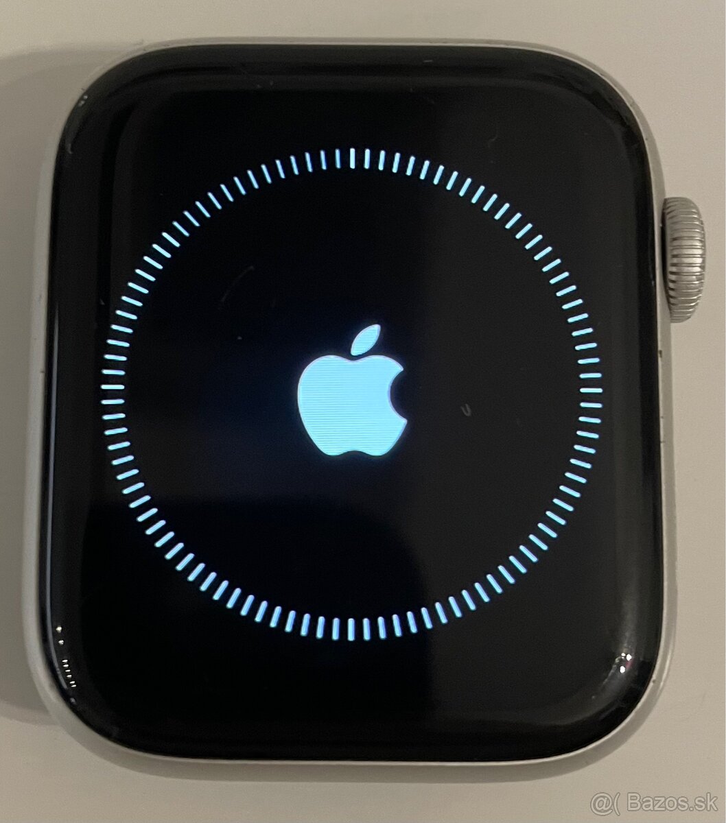 Apple Watch 4 (AW4) Aluminium 44mm - 2