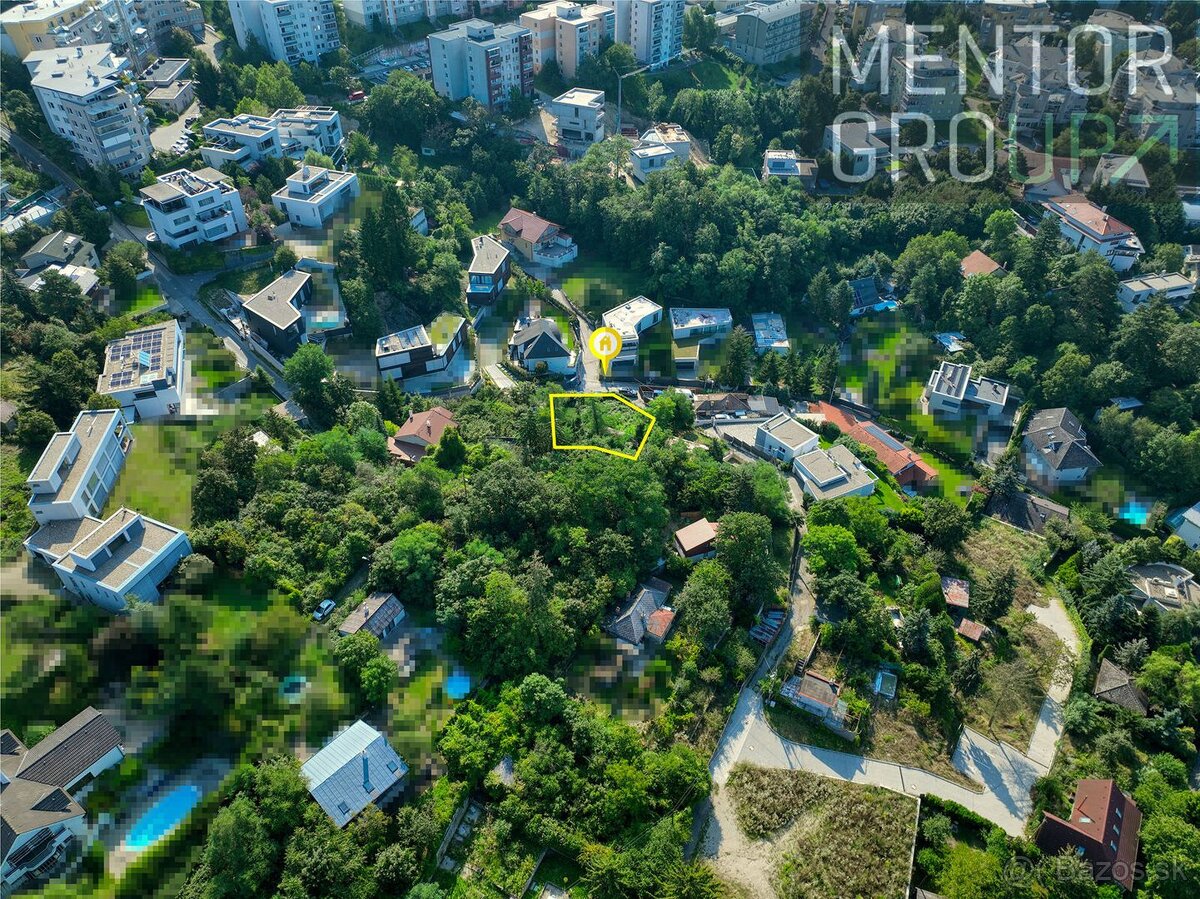 Ponúkame na predaj investičný stavebný pozemok v Starom mest - 2