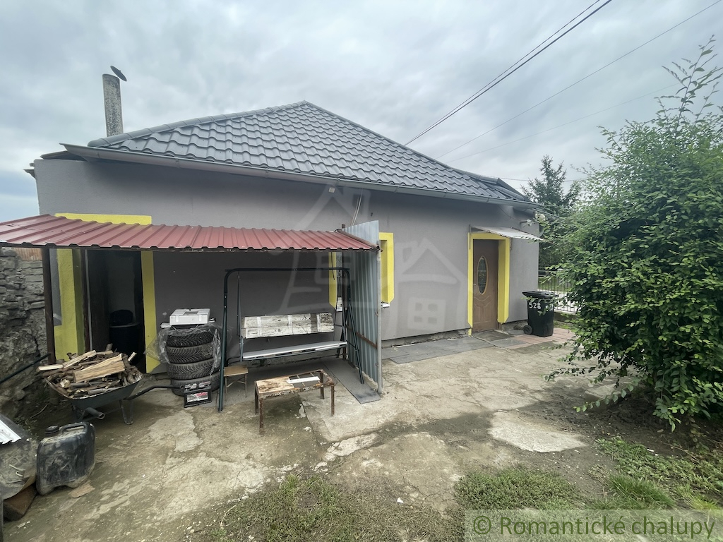 Rodinný dom s menším pozemkom v Seliciach - 2