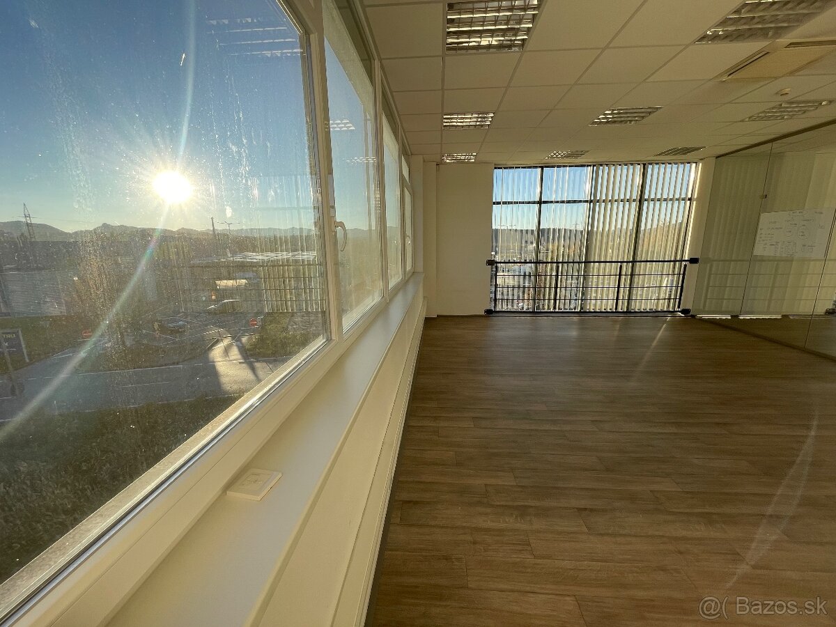 Prenájom kancelárii v budove Living centra, Solinky - Žilina - 2