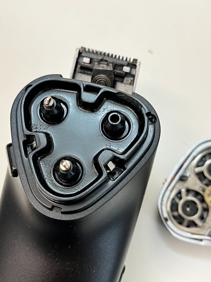 Holiaci strojček Philips HP 1121 - 2