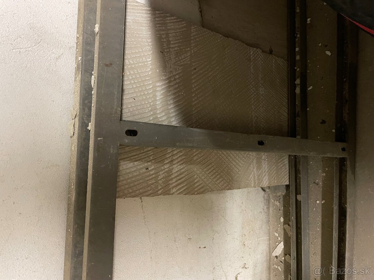 PEVNY KOVOVY REGAL 4 M - 2