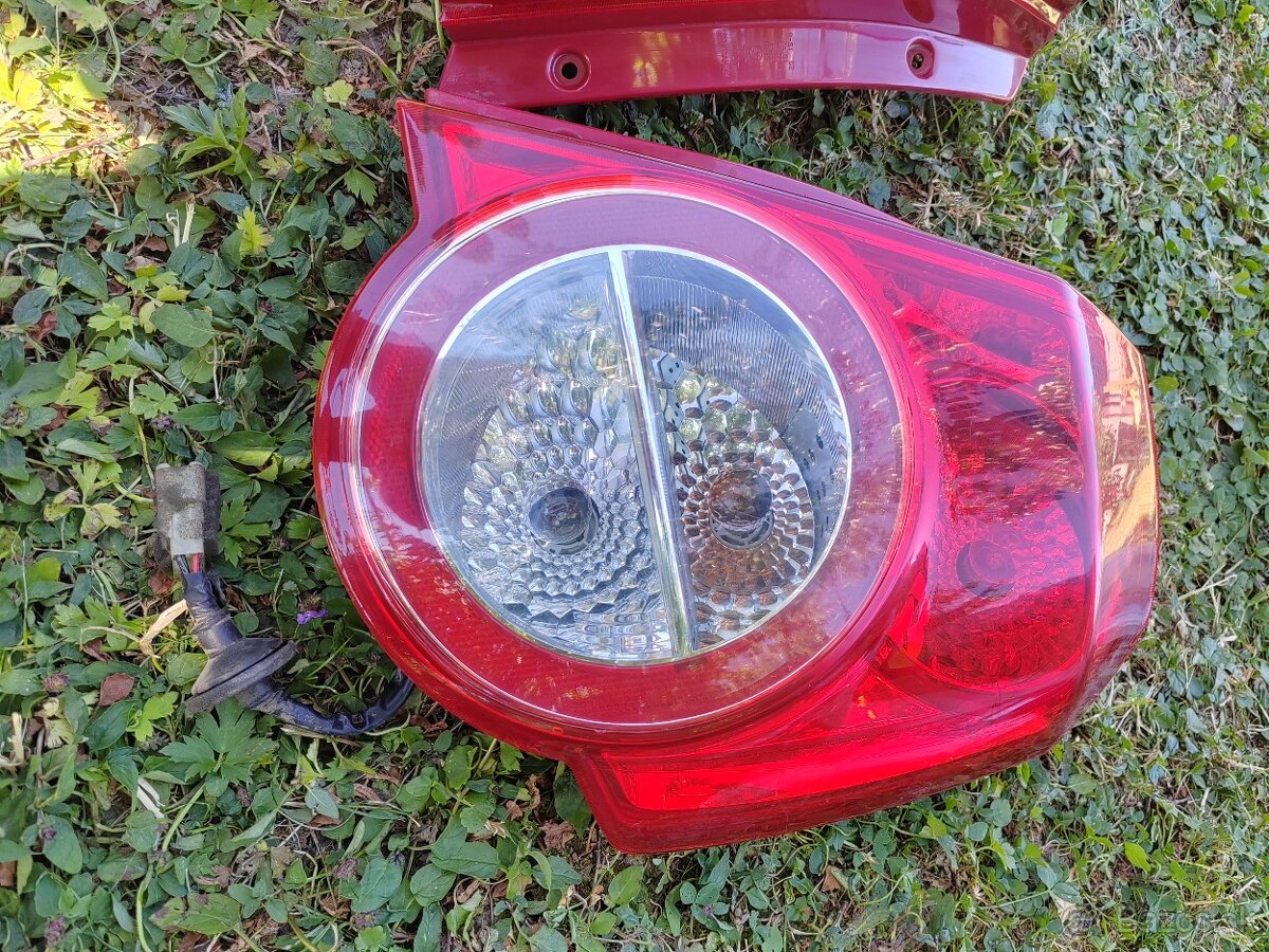 Chevrolet Aveo hatchback zadné svetlá - 2