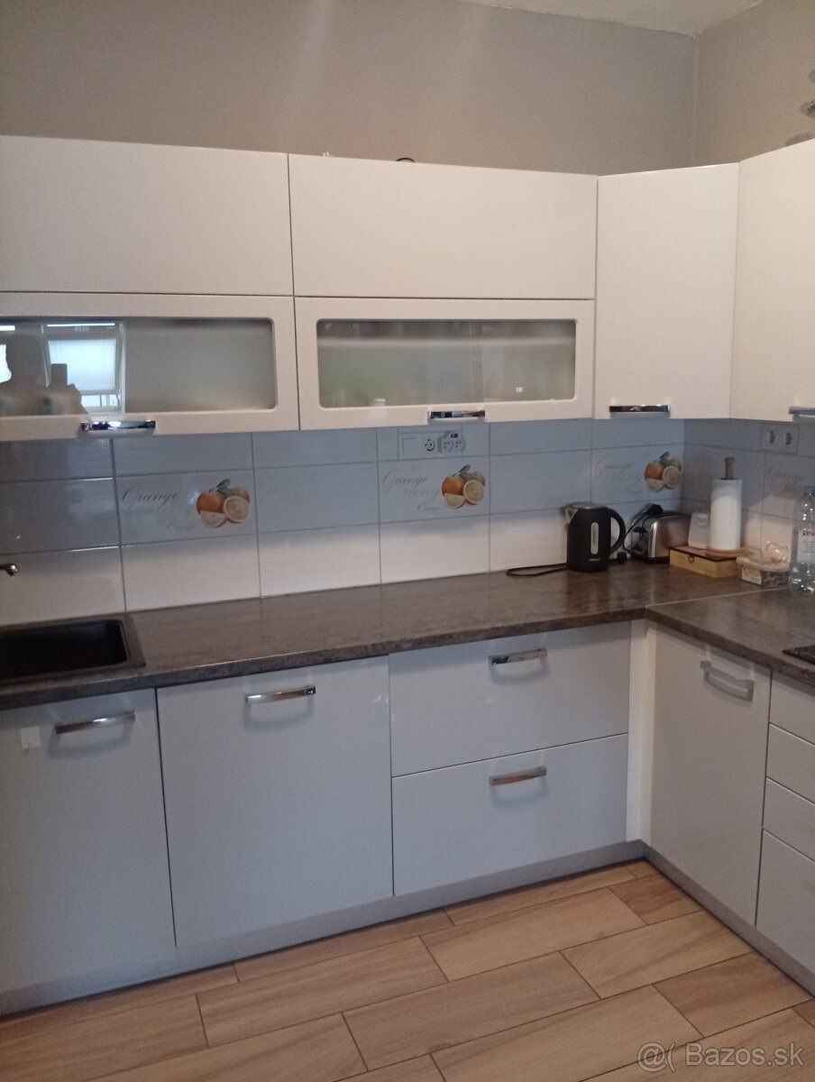 Predaj - 2 izb., 50 m2, 4/4, parkovanie, Rajka - 2