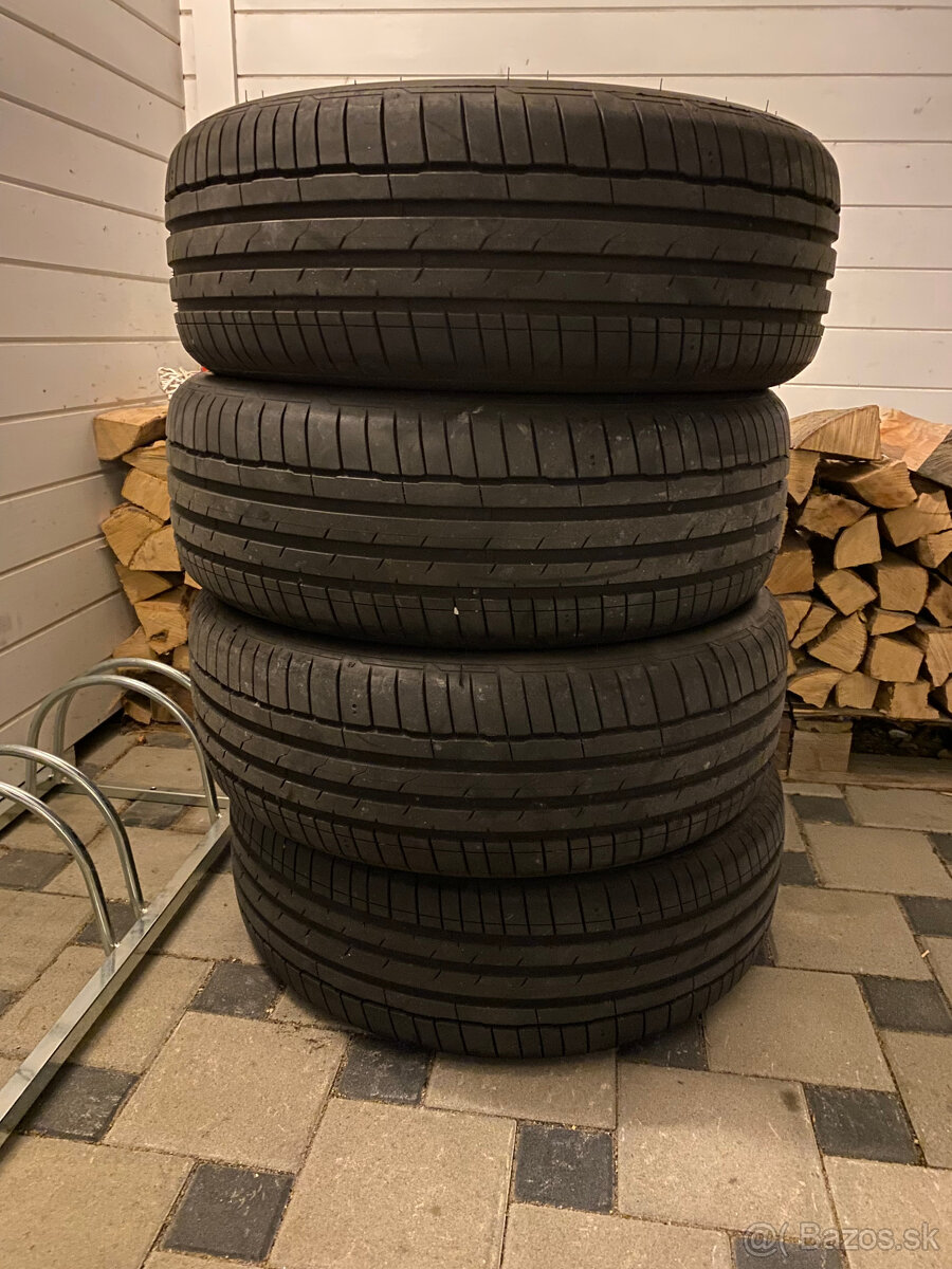 Predám letné Pneu 235/55/19 - 2