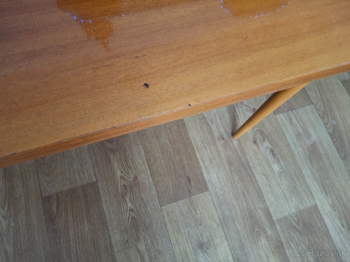 Konferenčný stolík - 2