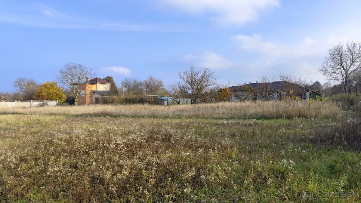 Reality Štúrovo, Stavebný pozemok 1000m2 - 2