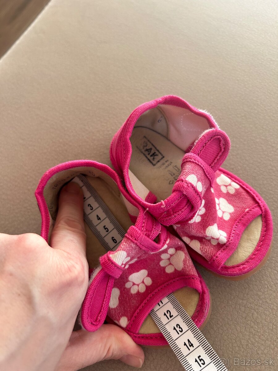 Papucky Rak vel.20 - 2