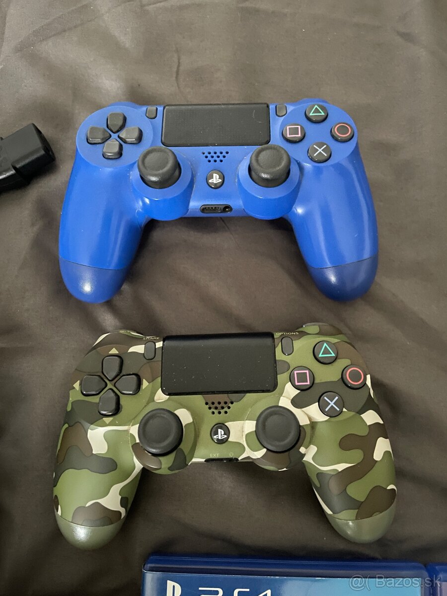 Ps4 pro +dva ovládače - 2
