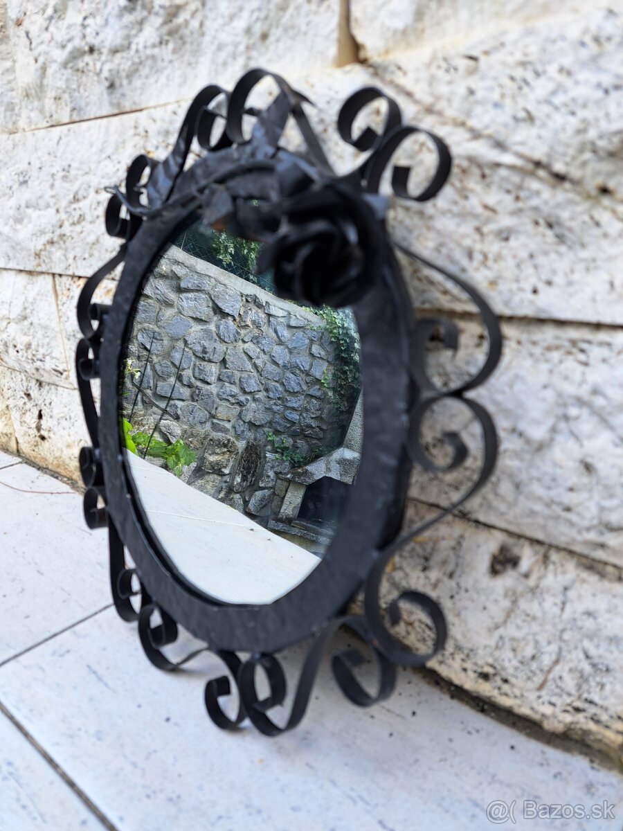 Zrkadlo s kovovym tepanym rámom - 2