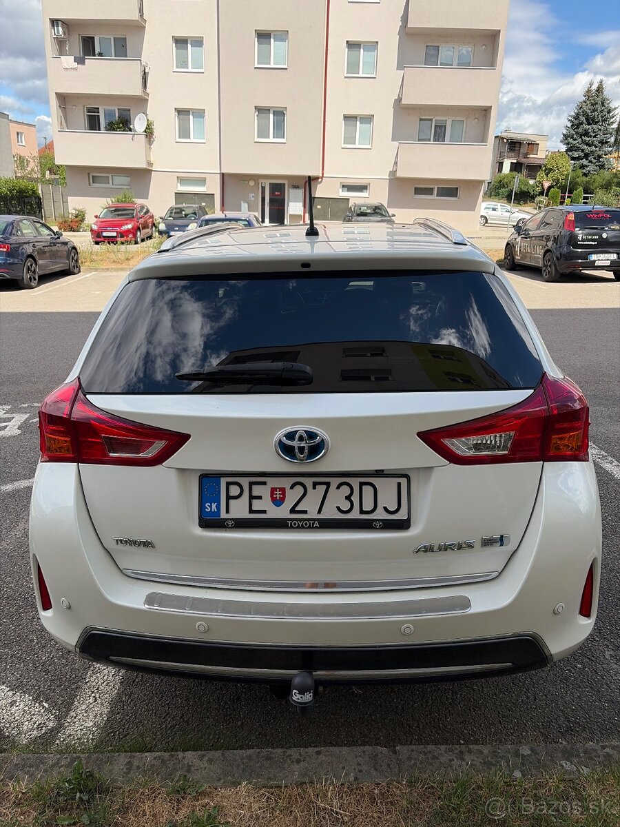 Toyota auris hybrid Executive - 2