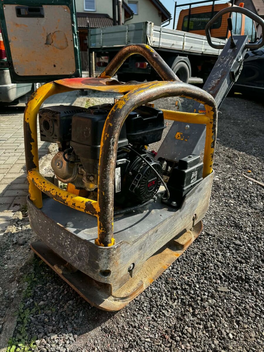 Predam vibracnu dosku LG 300, - 2
