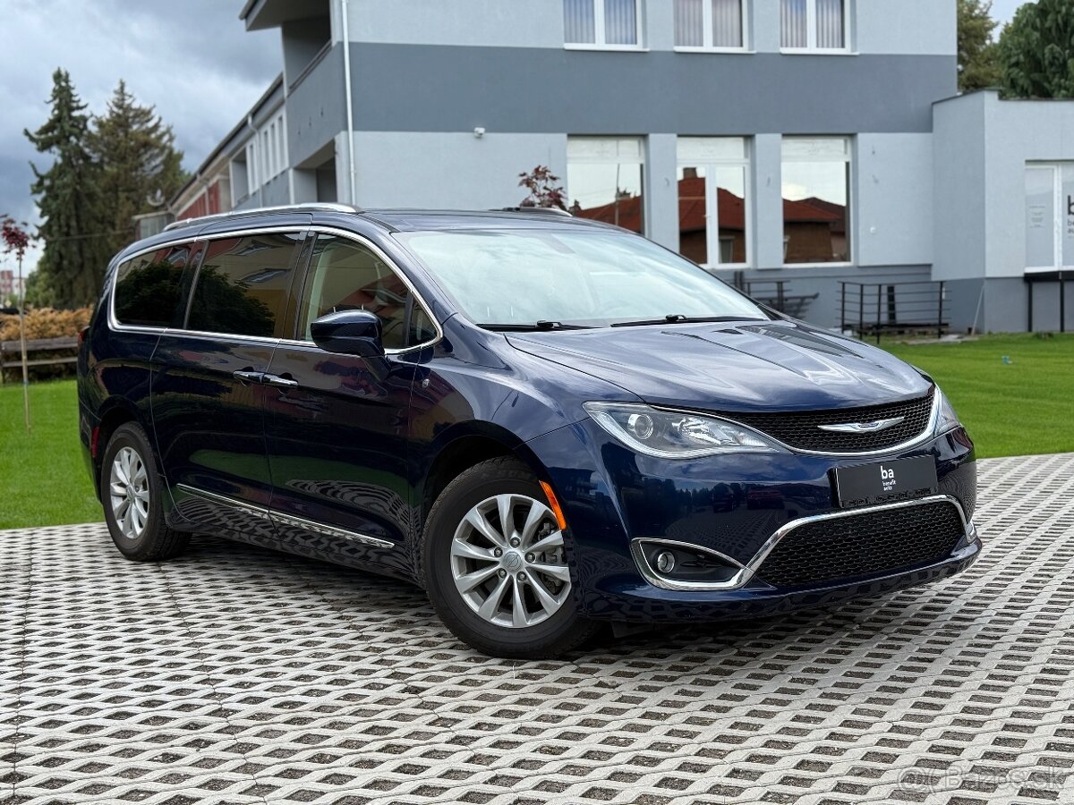 Chrysler Pacifica II - informácie v popise - 2