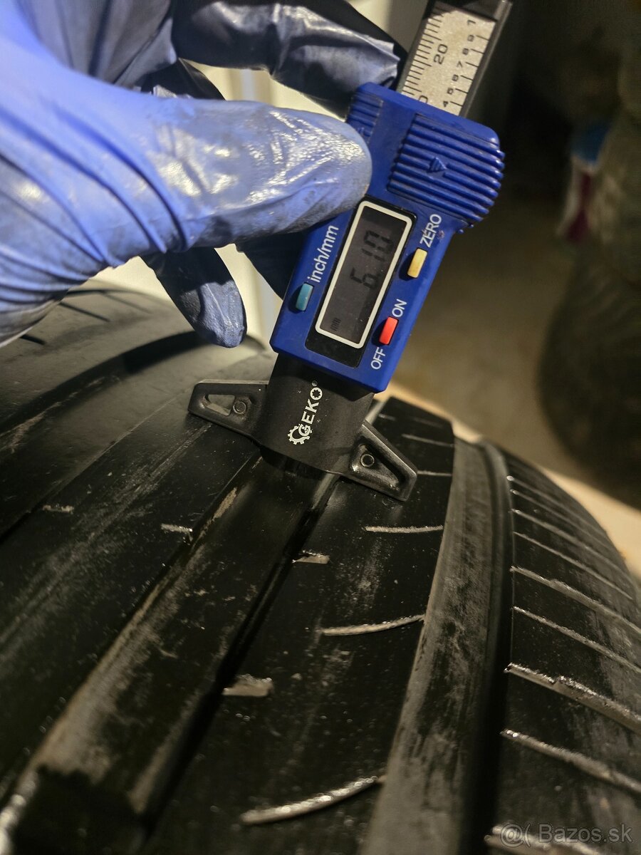 Letné Pneu Falken 285/35 R18 - 2