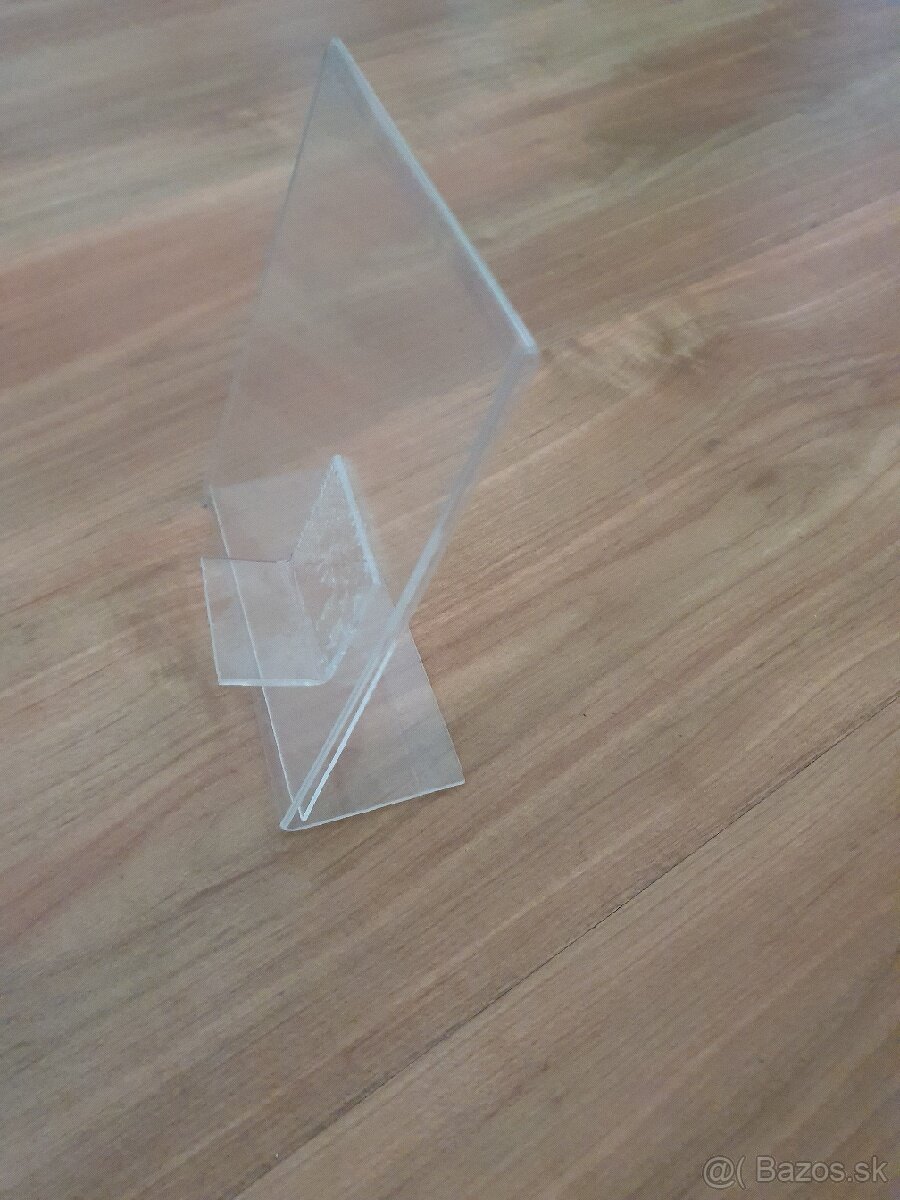 Predám plastové stojany - 2