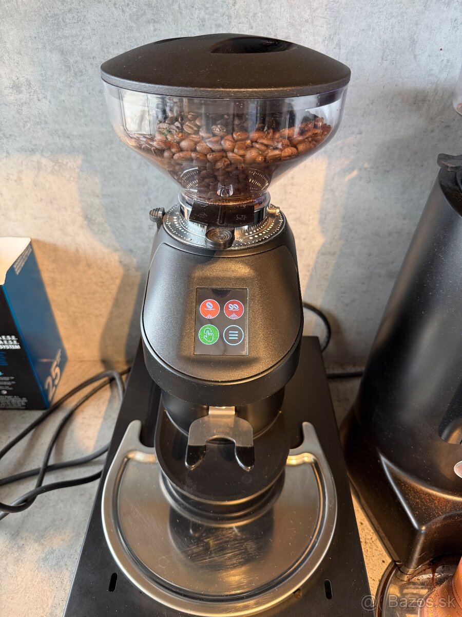 Mlynček na kávu - 2