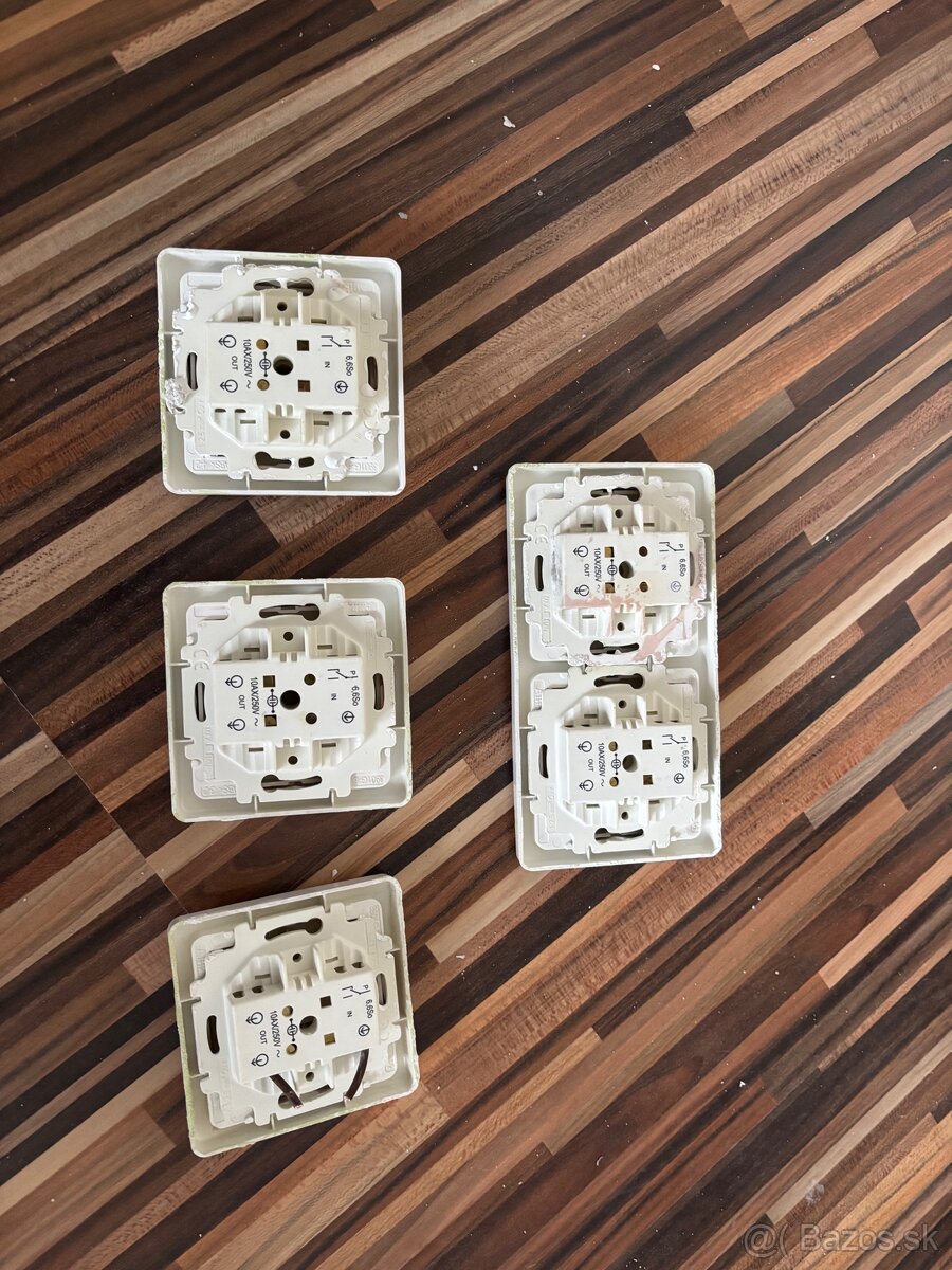 Zasuvky, vypinace ABB - 2