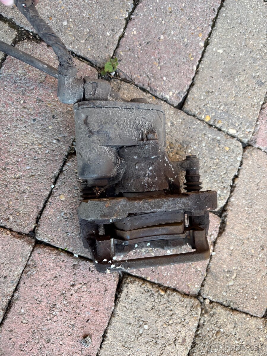 Zadne brzdice Volvo v60 - 2