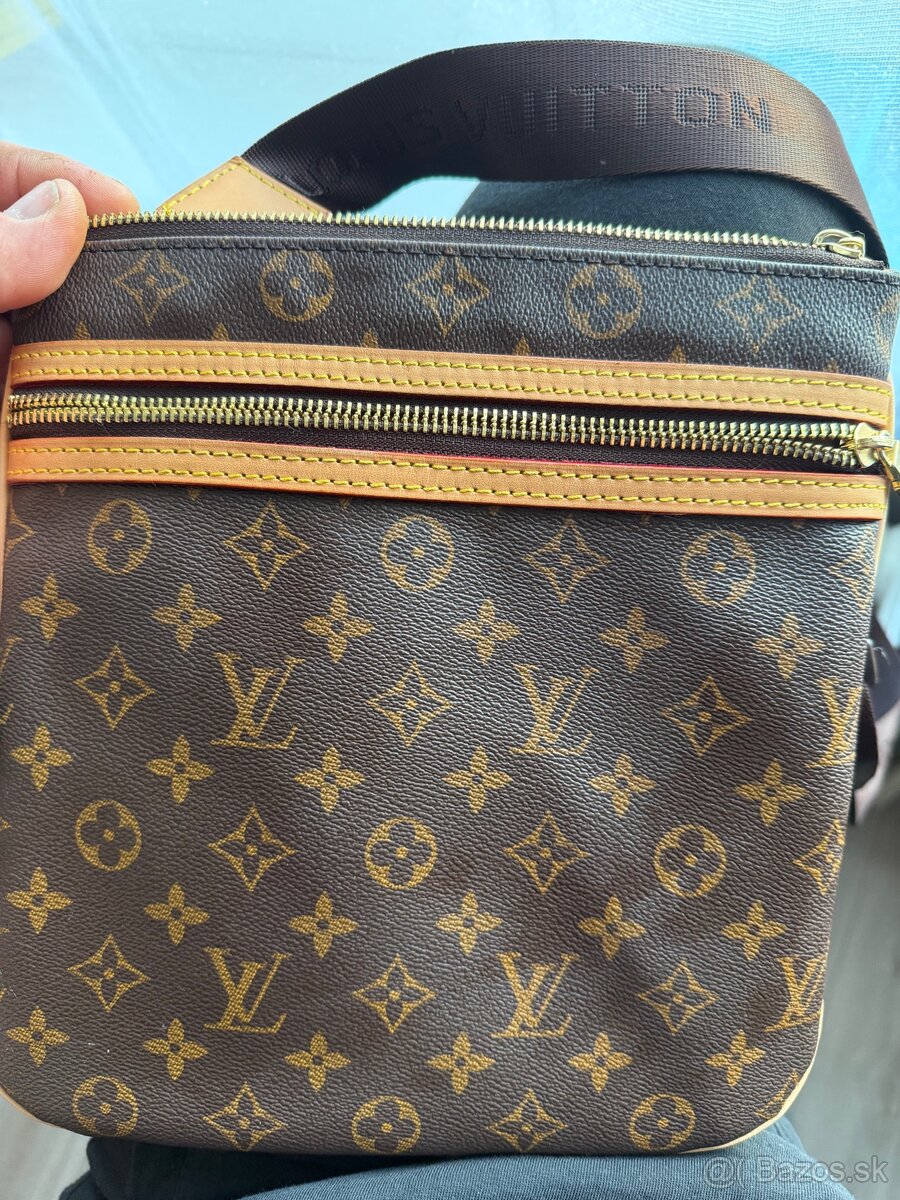 LOUIS VUITTON Monogram Pochette - 2