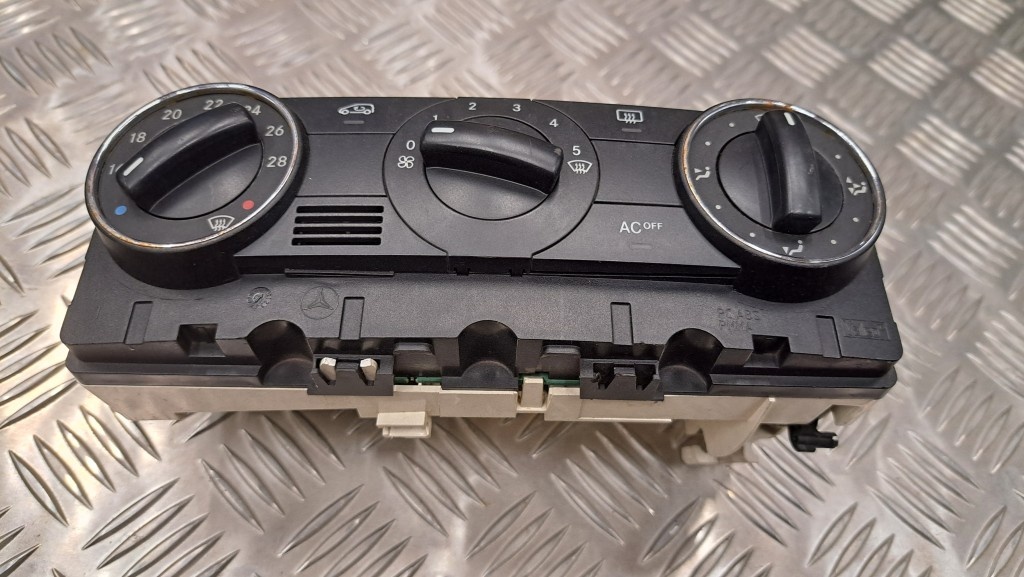 Panel klímy - MERCEDES A169 - 2