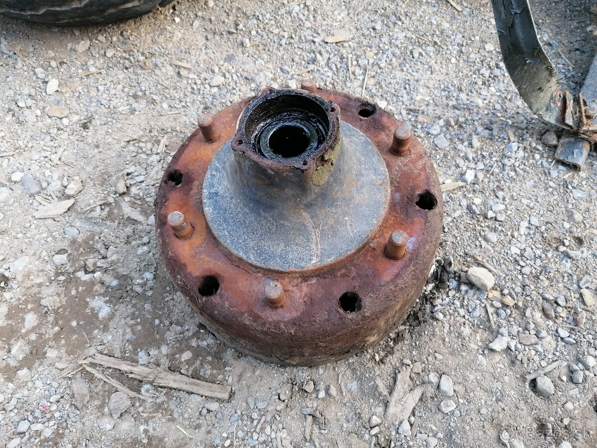 Predám kolesá, náboj s dierou 22cm - 2