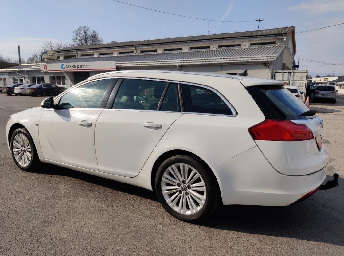Opel Insignia Sports Tourer - 2