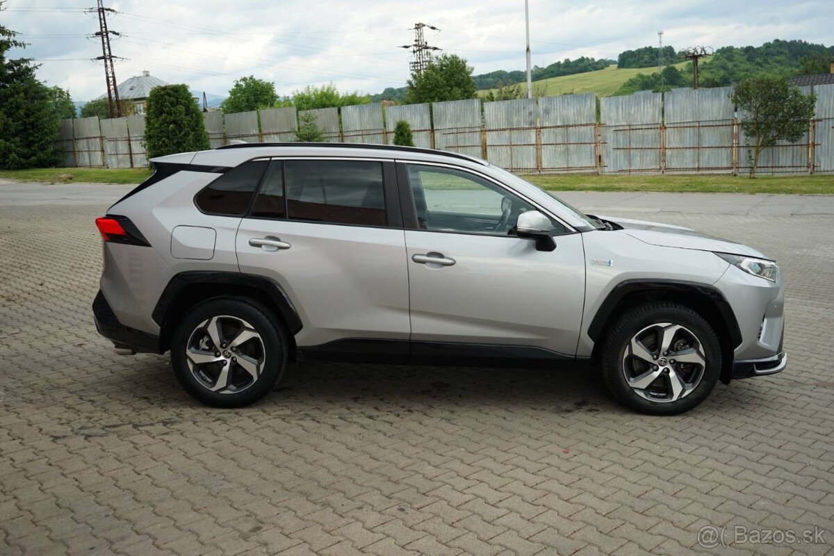 Toyota RAV4 Plug-in-hybrid Executive 4x4 , V ZÁRUKE - 2