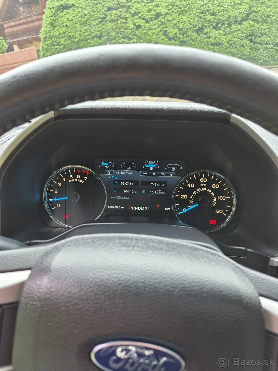 Ford F-150 3.5 V6 EcoBoost LARIAT 4x4 – TOP výbava