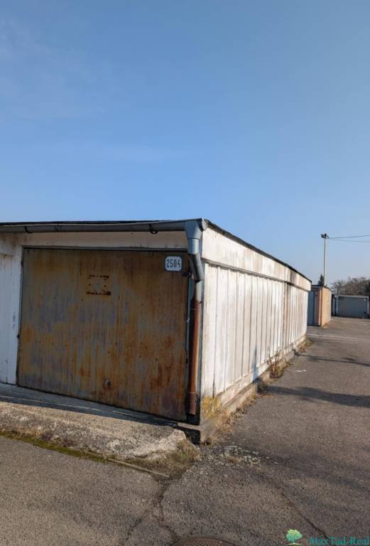 Priestranná garáž v atraktívnej lokalite Trebišova - 2