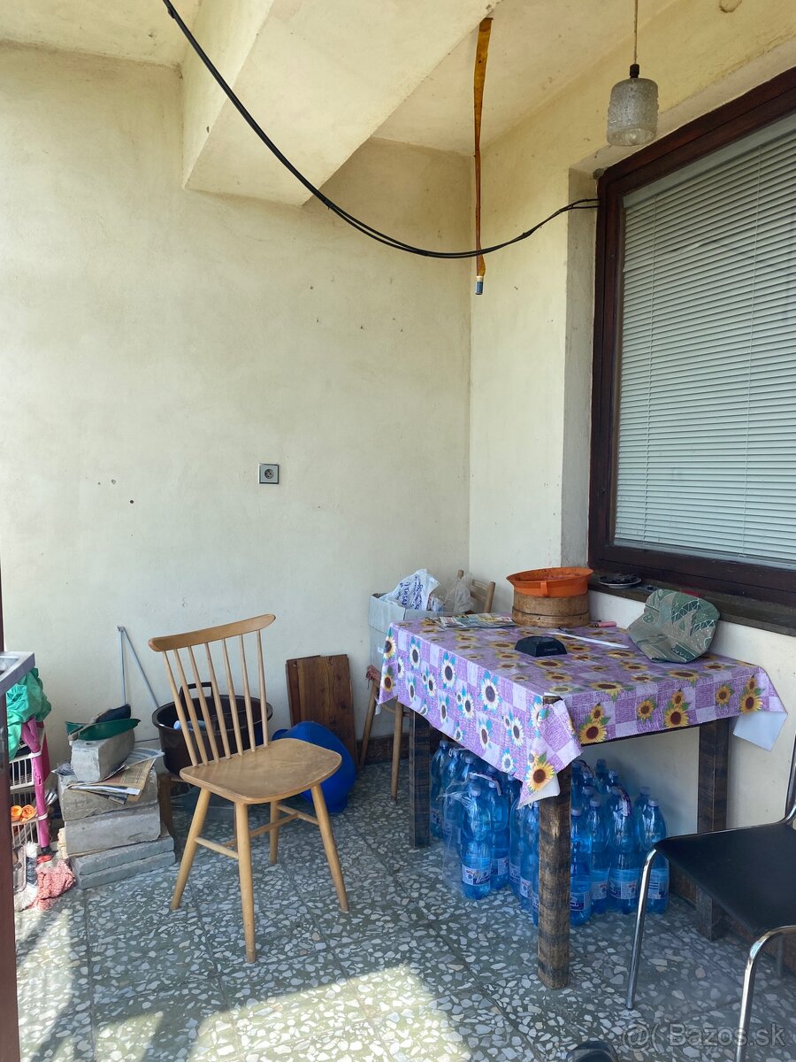 Ponúkam na predaj 5 izb, rodinný dom v obci Kocurice. - 2