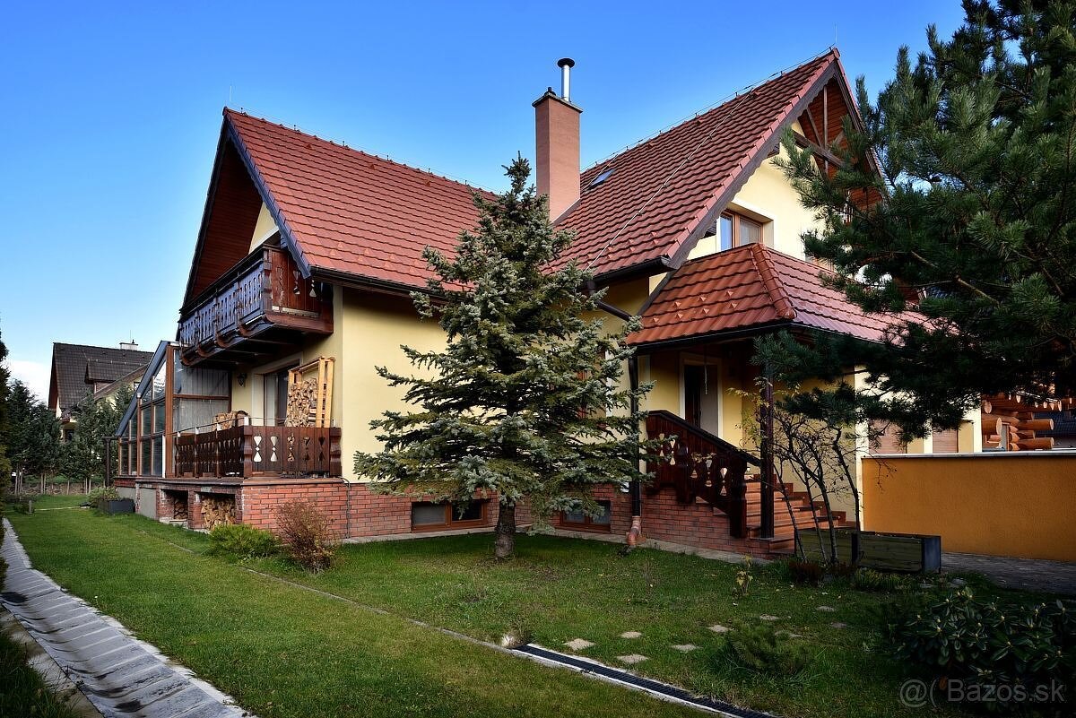 Predaj novostavba rodinného domu 6 izbový s garážou a pozemk - 2