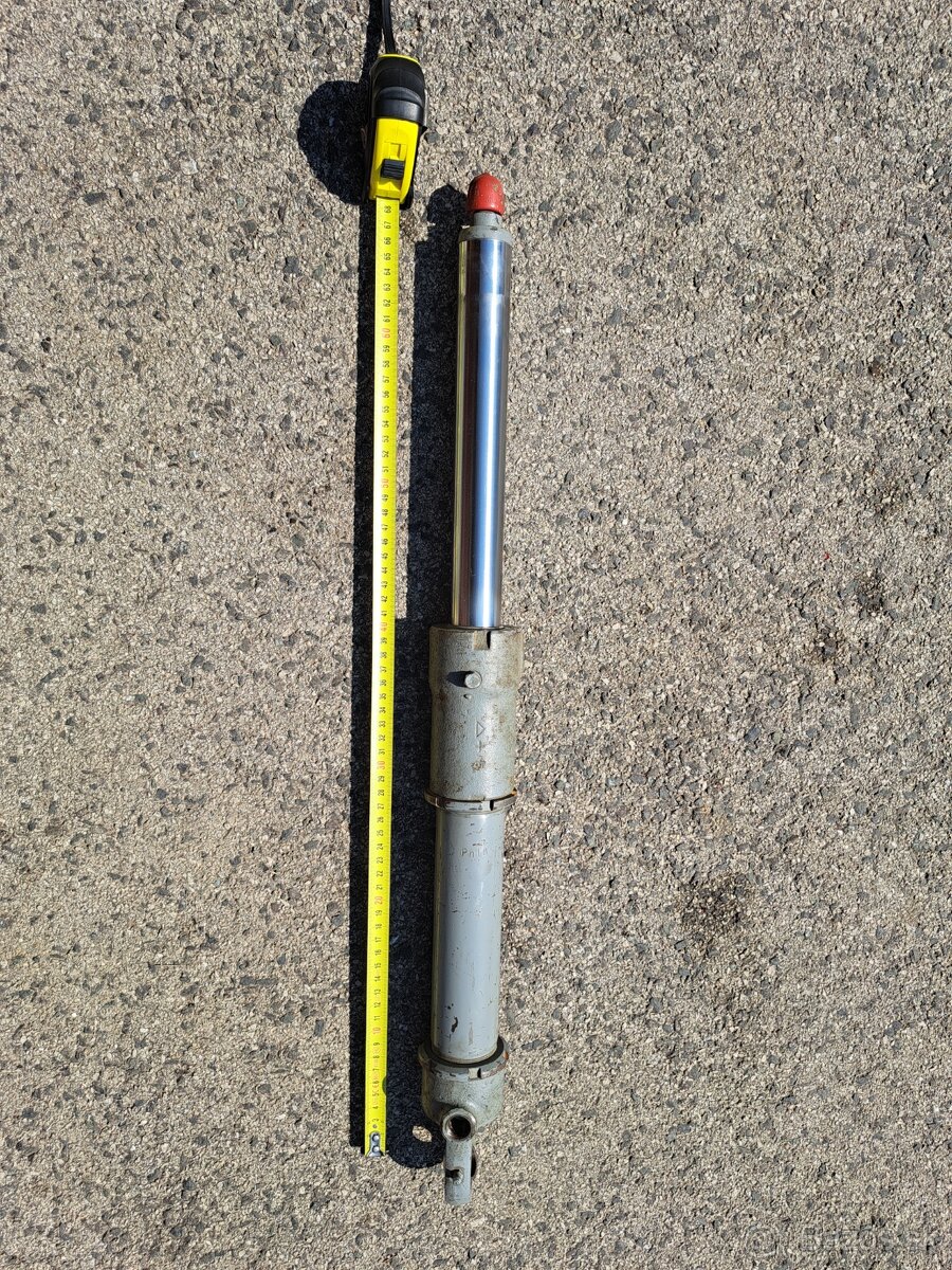 Predám hydralický piest - 2