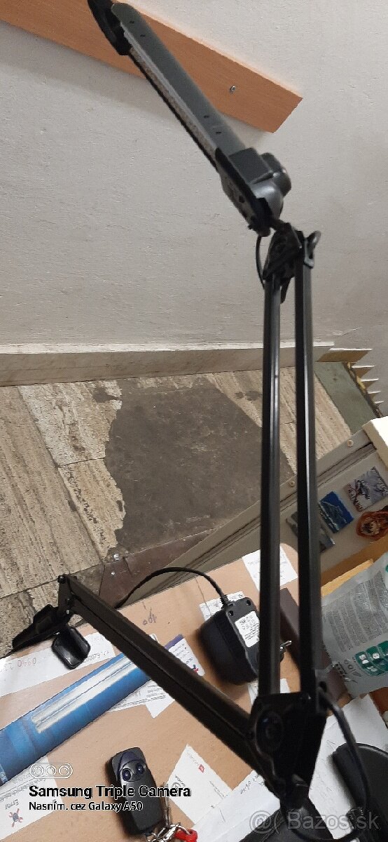 Stolová otočná nastaviteľná lampa plus nahradnu ziarivku. - 2