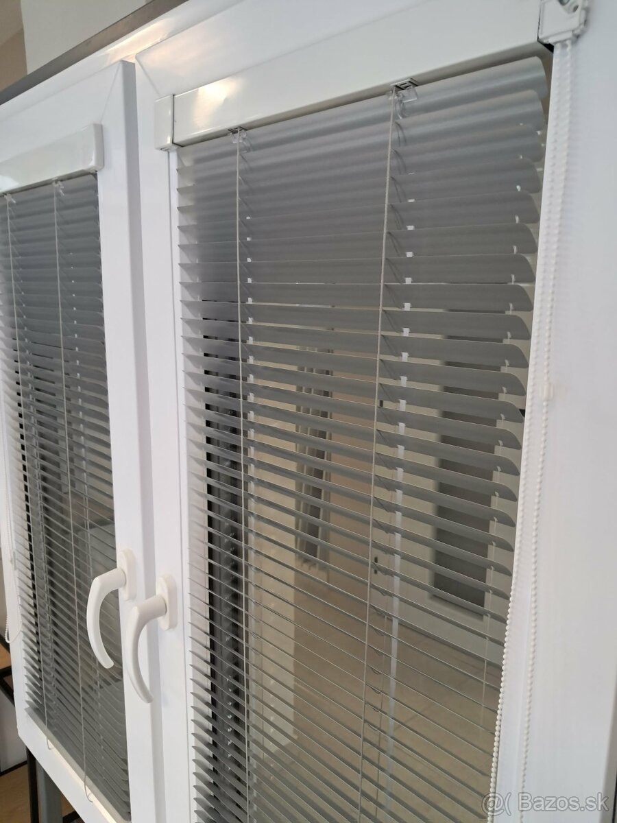 Plastové okno 120x120cm - 2