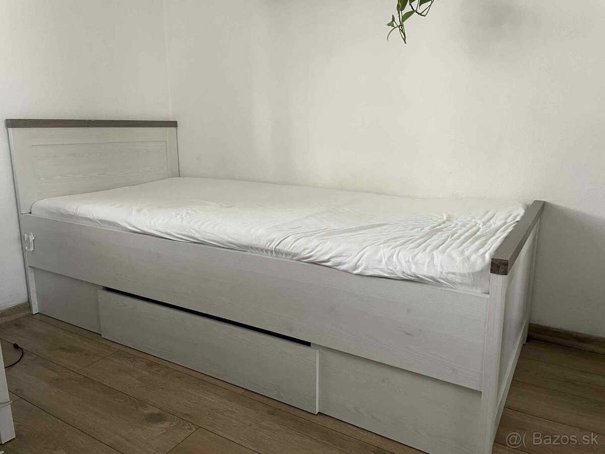 Posteľ vo vintage štýle - 2