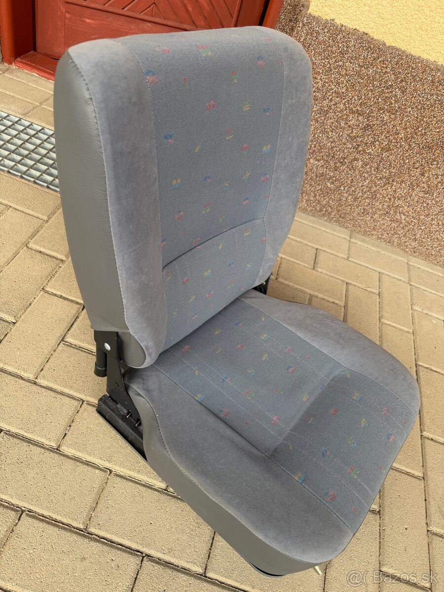 Sedačka Suzuki samurai - 2