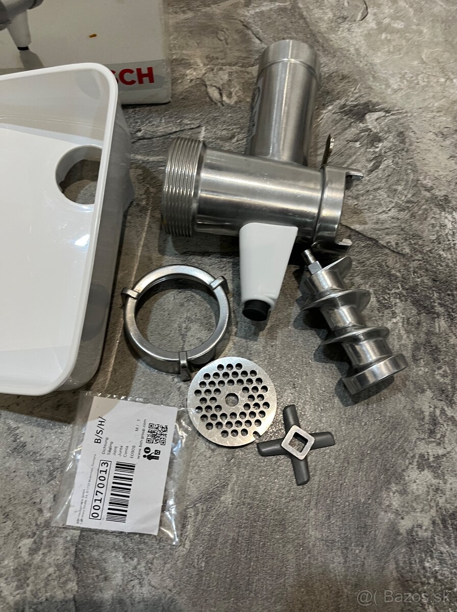 Mlynček Bosch mum 2-4 na kuchynský robot - 2