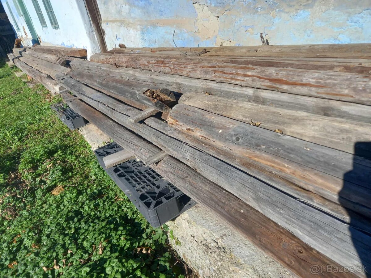 Staré ručne tesané krokvy - 2