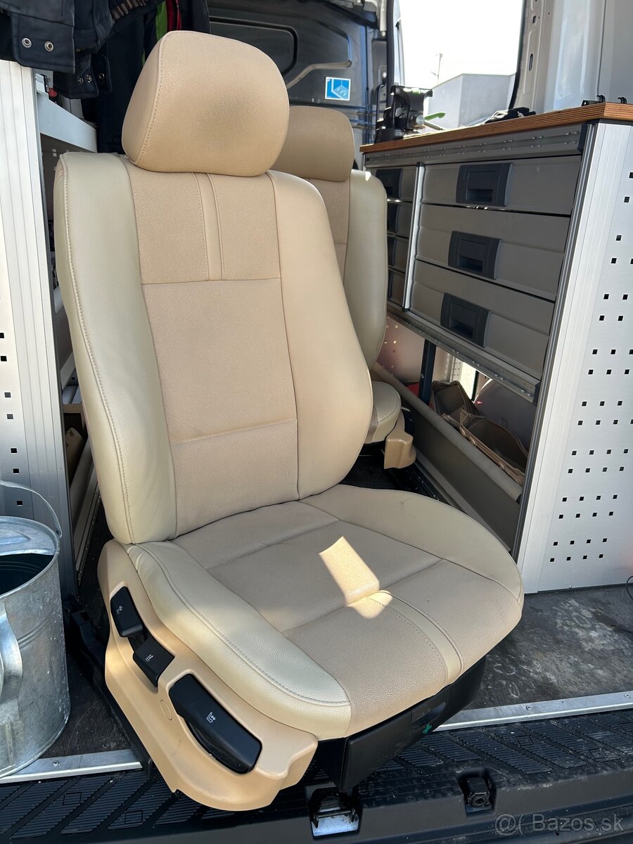 Interiér BMW E83 - 2