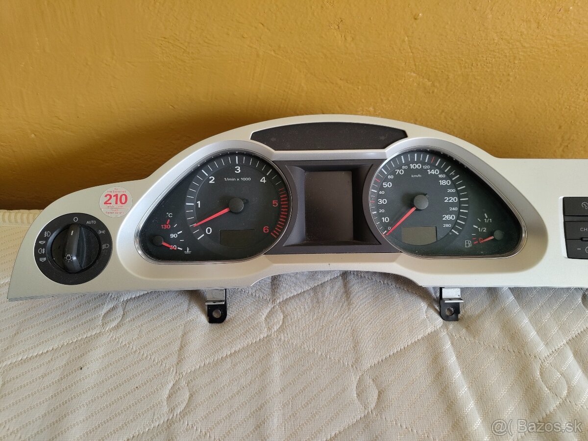 Budíky Audi A6 C6 - 2