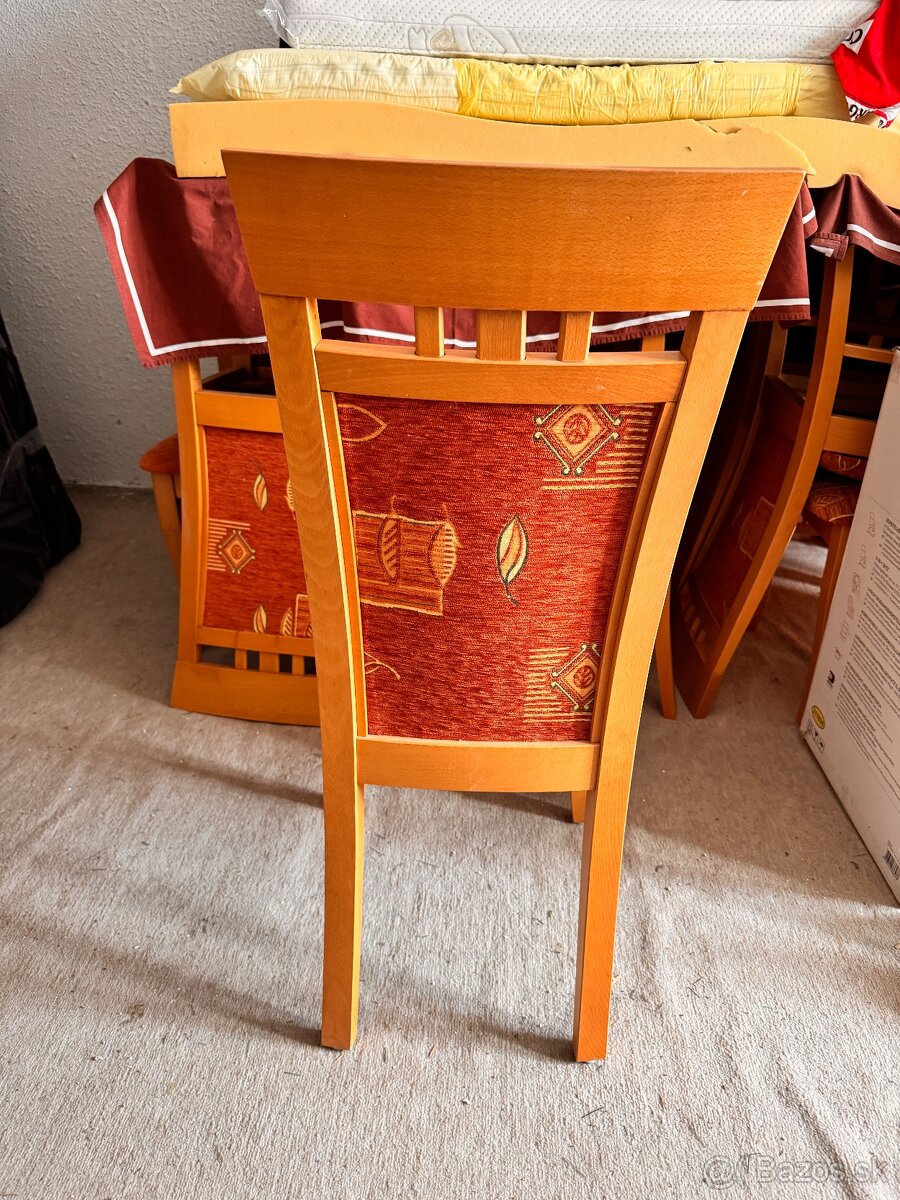 Jedálenská stolička - 2