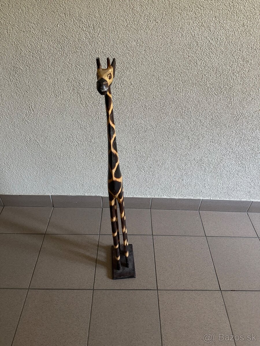 Drevená soška žirafy - 2
