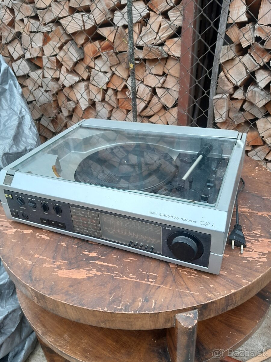 Predám gramoradio Dominant 1093 A - 2