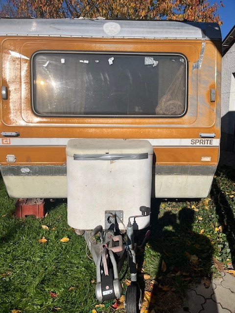 Predam obytny prives-karavan - 2