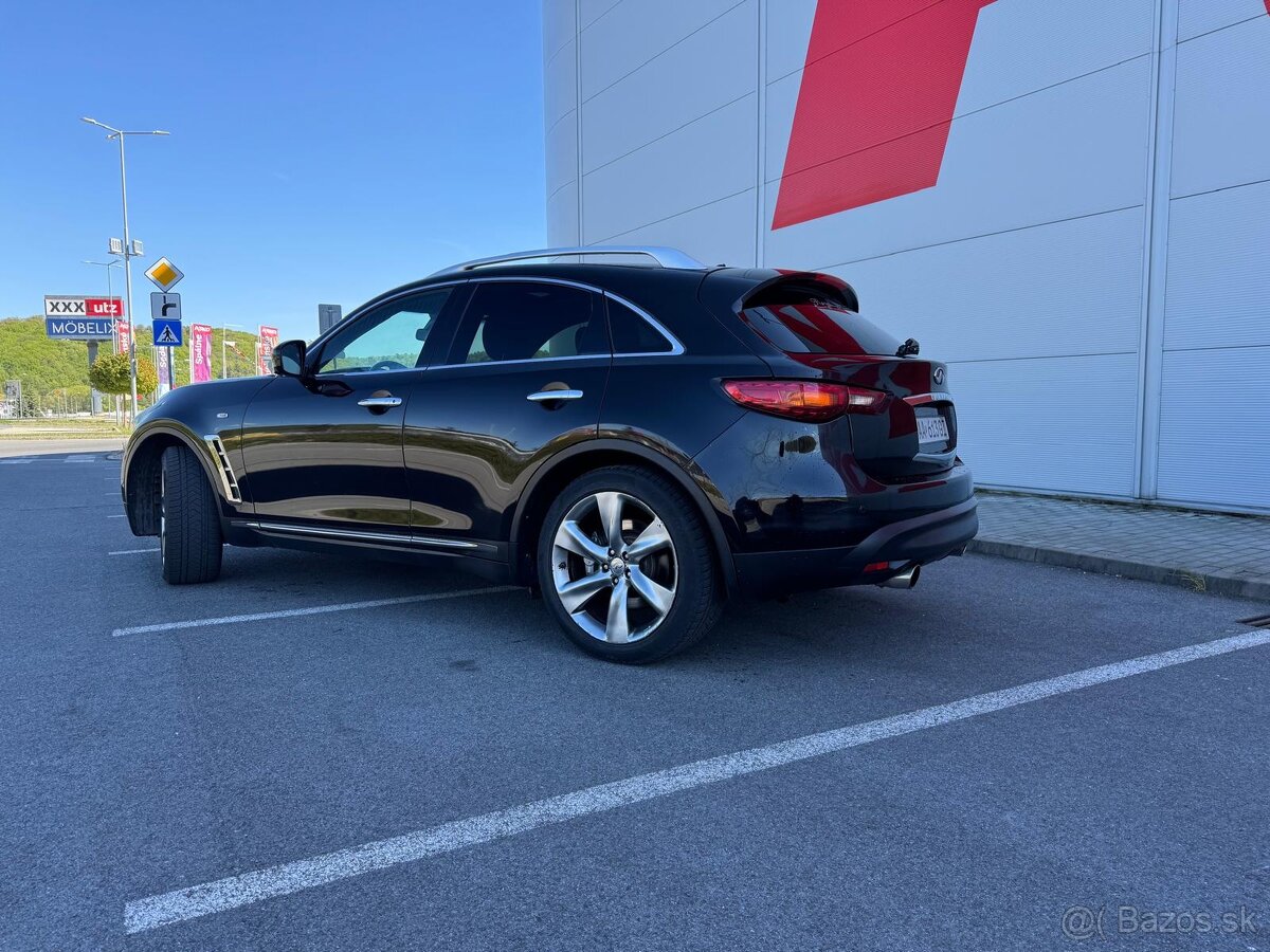 Infiniti FX30Ds - 2