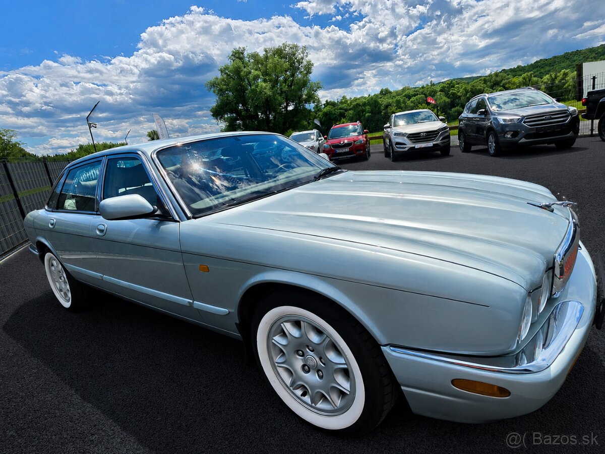 Jaguár Sovereign 3.2 V8 (generácia X308) - 2
