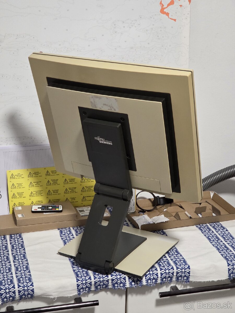 Fujitsu SCENICVIEW B19-3 LCD Monitor - 2