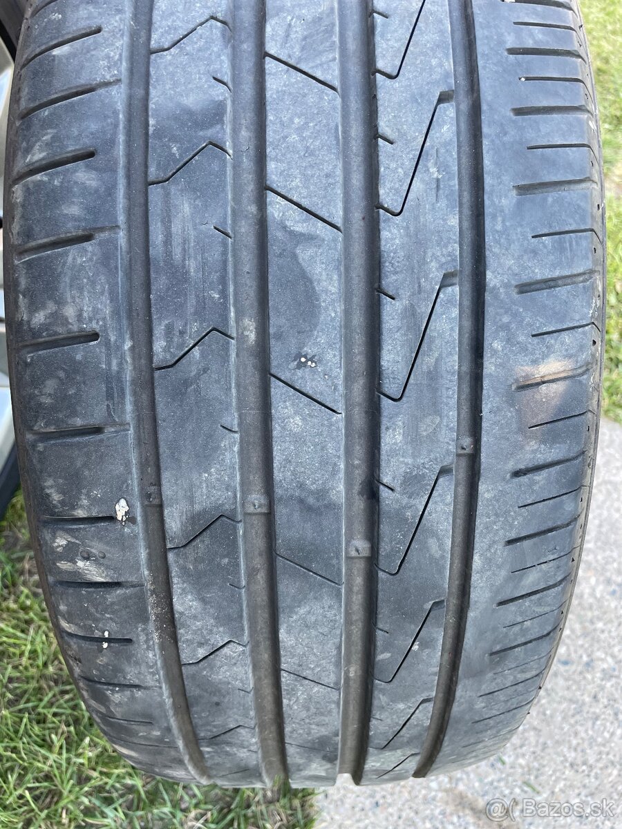 Pneumatiky letné Hankook 235/45/R17 - 2