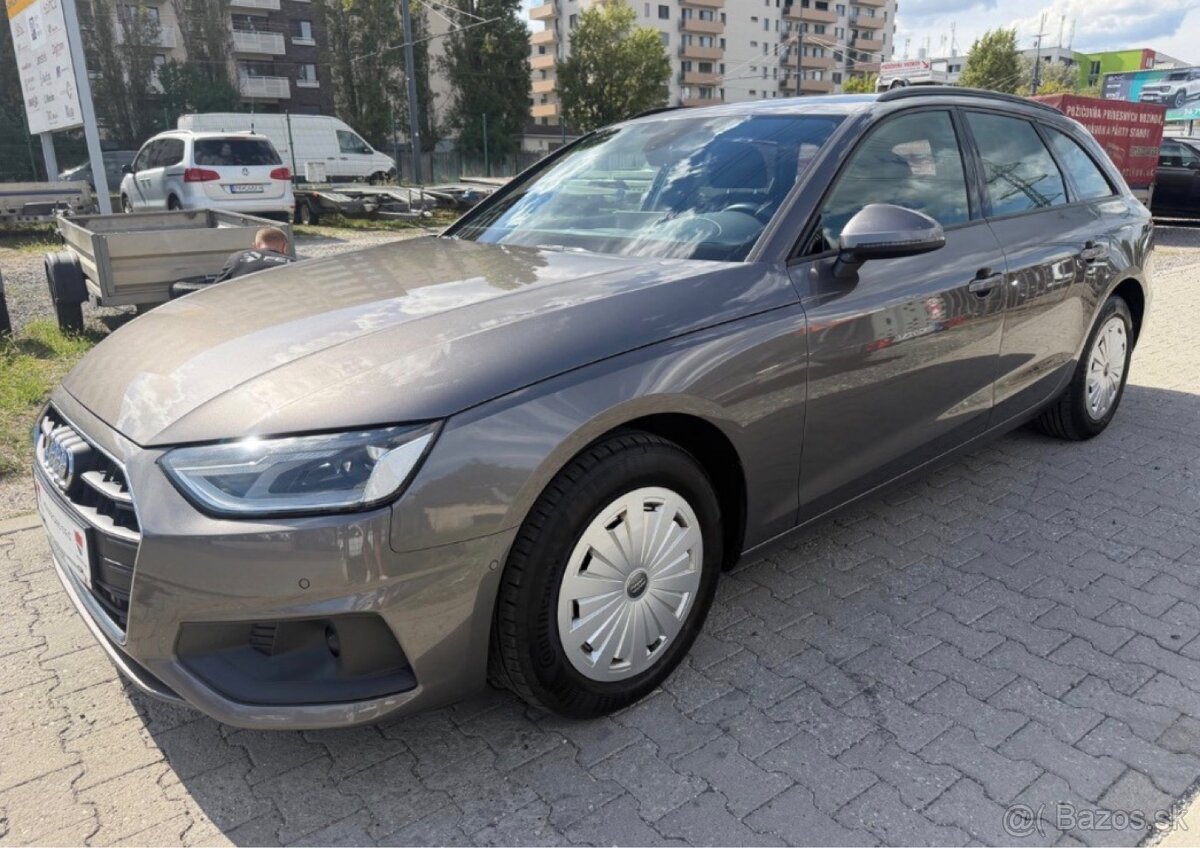 Audi A4 Avant 30 2.0 TDI S tronic - 2