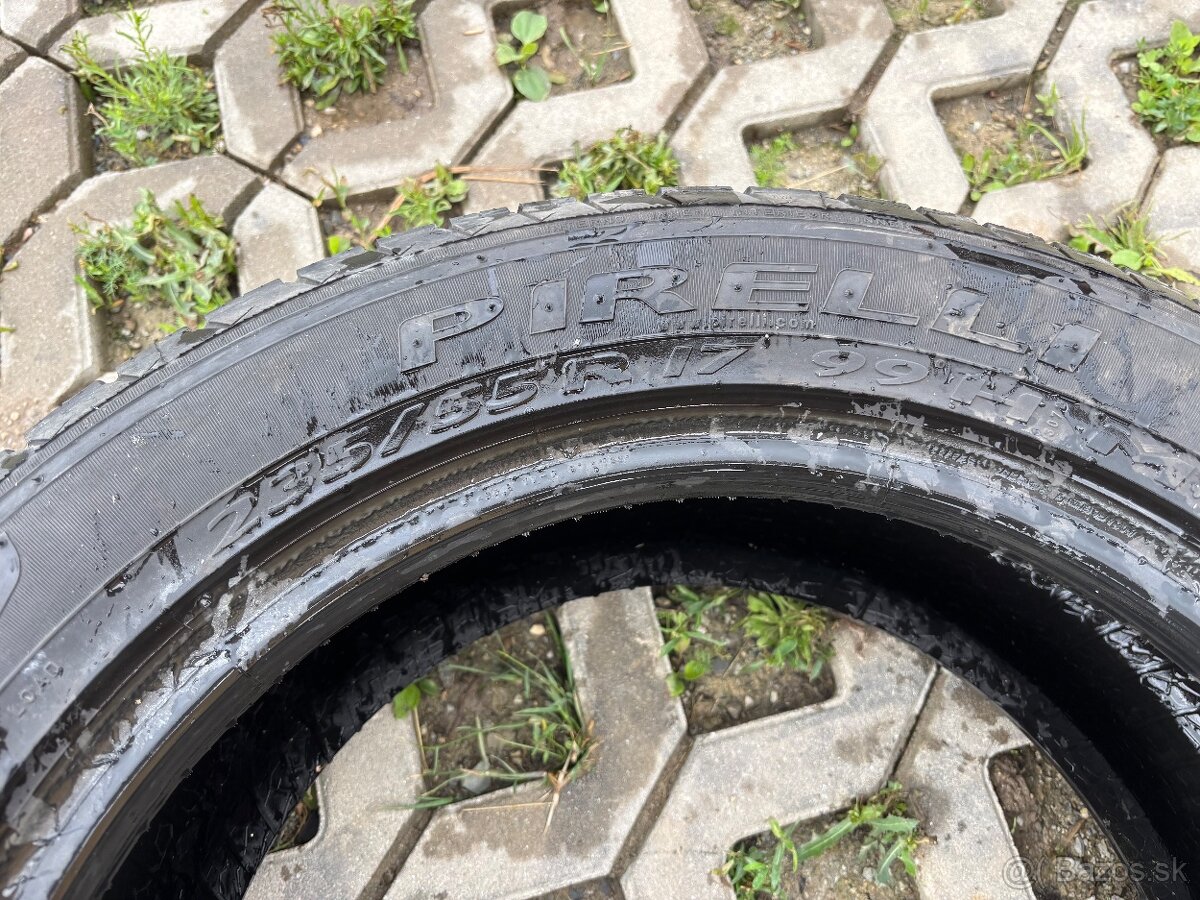 235/55 R17 - 2